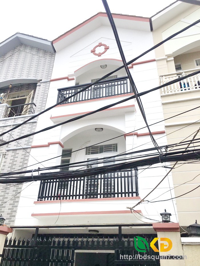 Bán nhà 2 lầu đúc mặt tiền hẻm đường Phú Thuận quận 7.